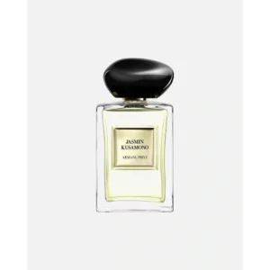 Armani_Privé_Thé_Yulong_1 Elegancki, minimalistyczny flakon Armani Privé Thé Yulong Eau de Parfum 100ml na jasnym tle.