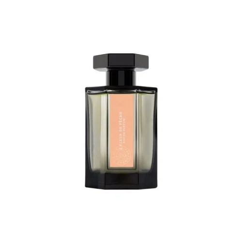 Elegancki, szklany flakon L'Artisan Parfumeur Passage d'Enfer EDT 100ml ustawiony na minimalistycznym tle.